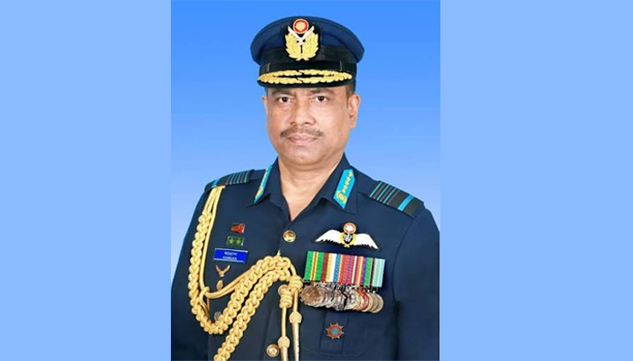বিমান বাহিনীর সাবেক প্রধান শেখ আব্দুল হান্নান কাতারে গ্রেপ্তার