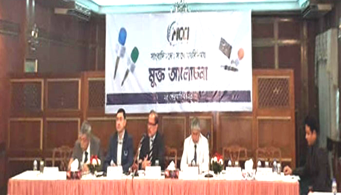 চলতি অর্থবছরে ৬০ বিলিয়ন ডলার রপ্তানির আশা এমসিসিআইয়ের
