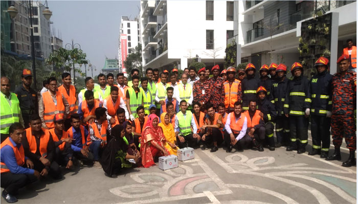 রূপায়ণ সিটি উত্তরায় অগ্নি নির্বাপণ কর্মশালা ও মহড়া অনুষ্ঠিত