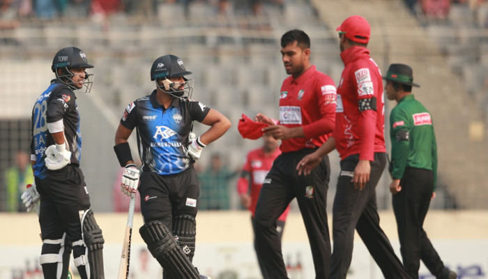 সাকিবের বরিশালকে বিদায় করে কোয়ালিফাইয়ারে রংপুর